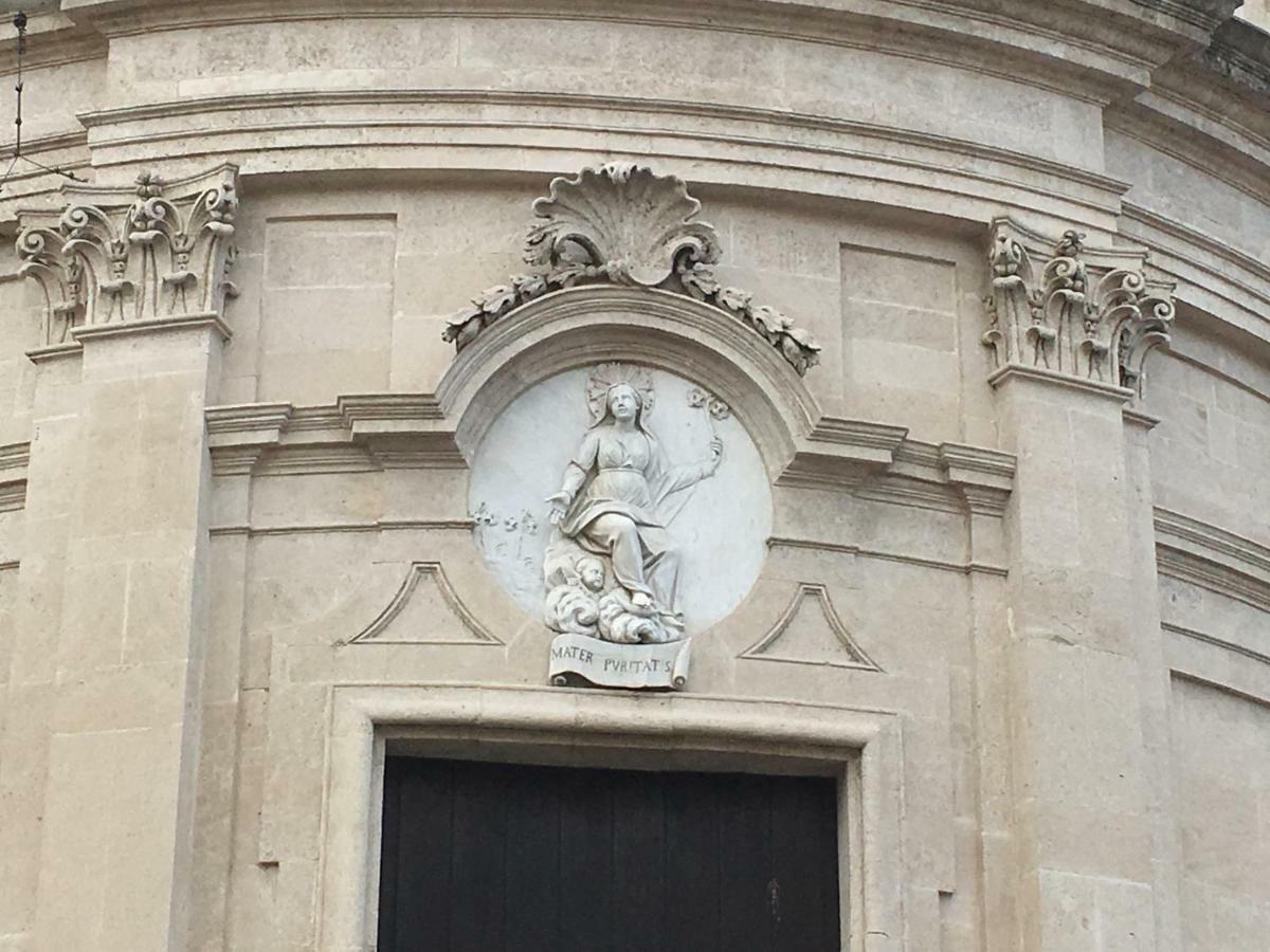 Dimora Del Papa Apartment